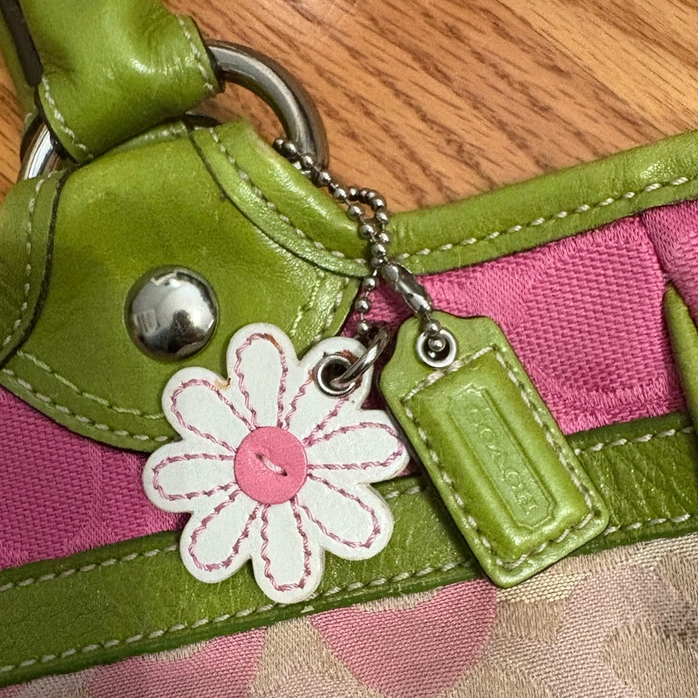 Vintage Coach RARE Pink and Green Daisy Tote Bag - Picture 3 of 6